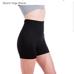 NWT high waist yoga shorts